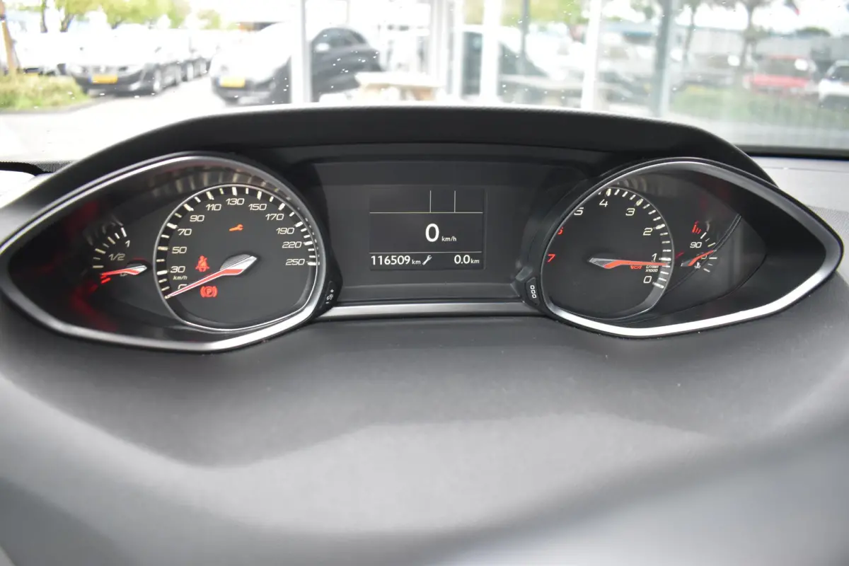 1.2 PureTech Blue Lease Premium