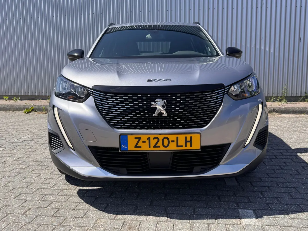 1.2 100PK Allure Pack | Navigatie | Apple Carplay / Android Auto | Cruise Control | Parkeersensoren Achter | DAB | | Bots waarschuwing systeem | Buitenspiegels elektrisch verstel- en verwarm