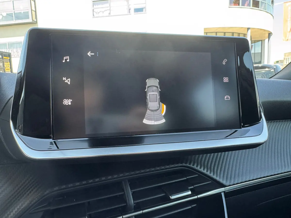 1.2 100PK Allure Pack | Navigatie | Apple Carplay / Android Auto | Cruise Control | Parkeersensoren Achter | DAB | | Bots waarschuwing systeem | Buitenspiegels elektrisch verstel- en verwarm