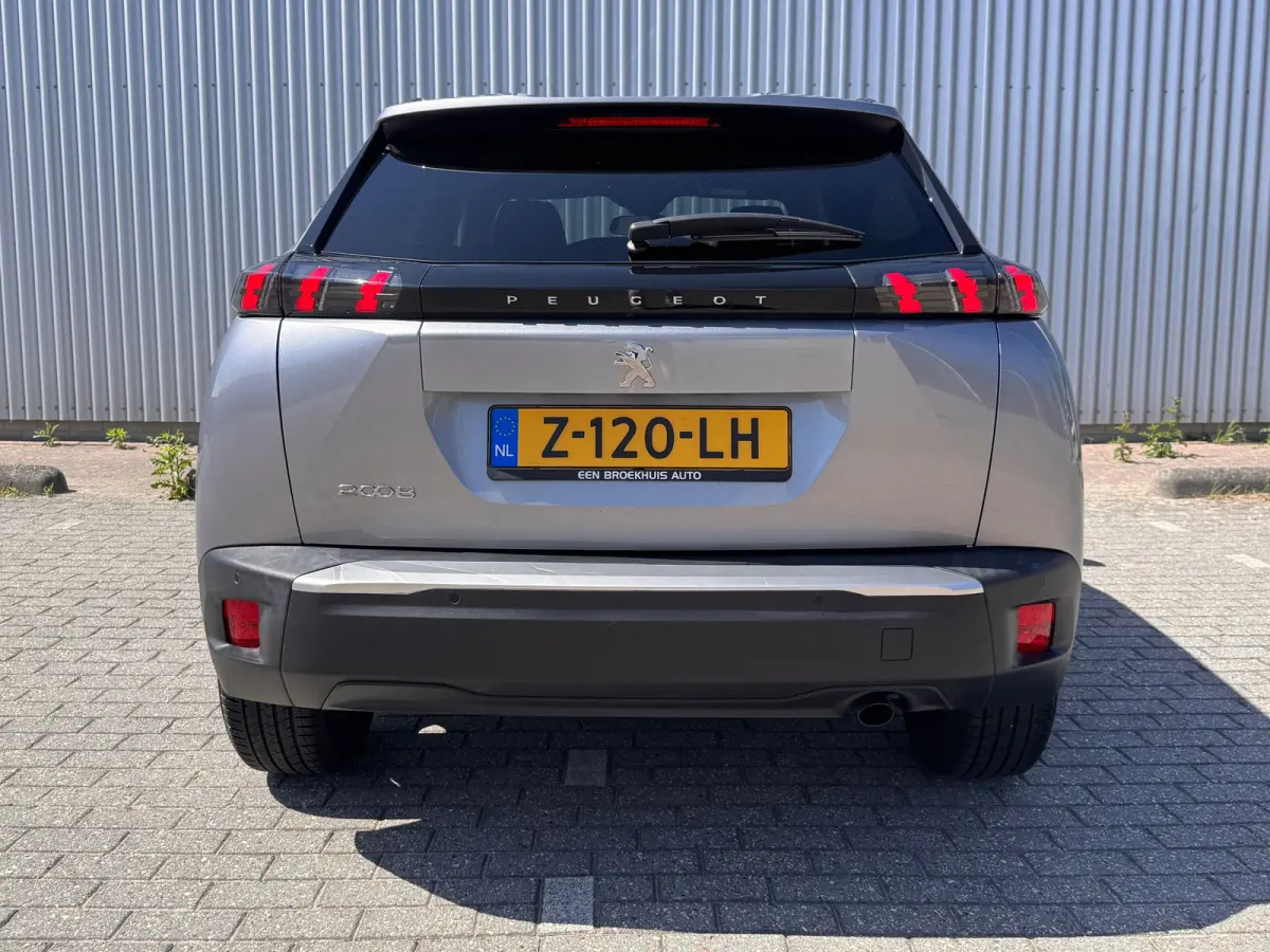 1.2 100PK Allure Pack | Navigatie | Apple Carplay / Android Auto | Cruise Control | Parkeersensoren Achter | DAB | | Bots waarschuwing systeem | Buitenspiegels elektrisch verstel- en verwarm
