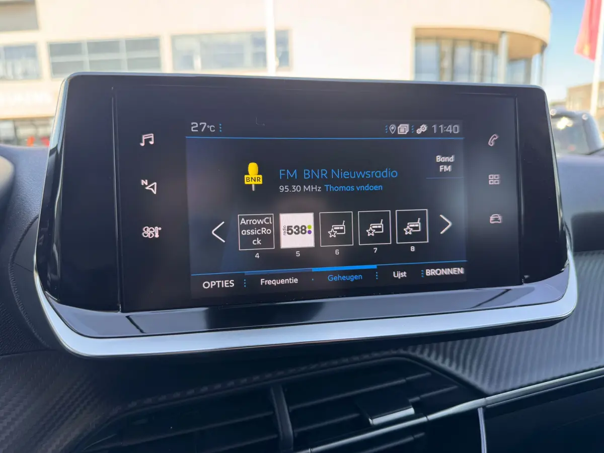 1.2 100PK Allure Pack | Navigatie | Apple Carplay / Android Auto | Cruise Control | Parkeersensoren Achter | DAB | | Bots waarschuwing systeem | Buitenspiegels elektrisch verstel- en verwarm