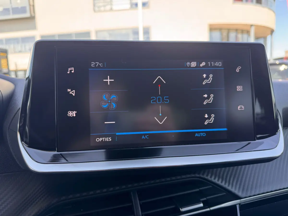 1.2 100PK Allure Pack | Navigatie | Apple Carplay / Android Auto | Cruise Control | Parkeersensoren Achter | DAB | | Bots waarschuwing systeem | Buitenspiegels elektrisch verstel- en verwarm
