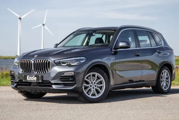 xDrive45e High Executive CARPLAY / CAMERA / DEALER ONDERHOUDEN / ZWART LEER / STOELVERWARMING / TREKHAAK