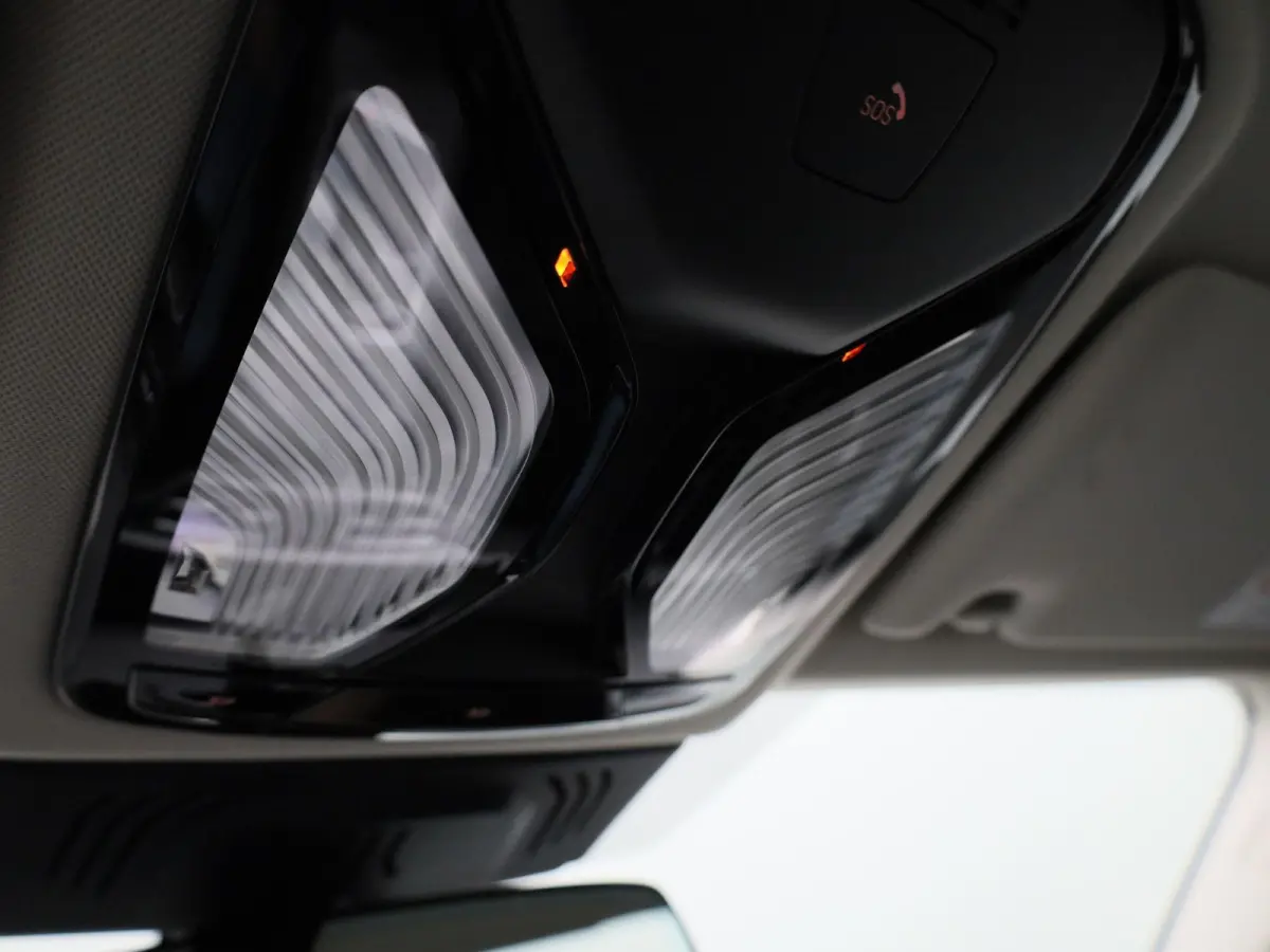 330e Business Edition Plus | ACC | Achteruitrijcamera | Lane Assist | Climate Control | Apple Carplay/Android Auto |