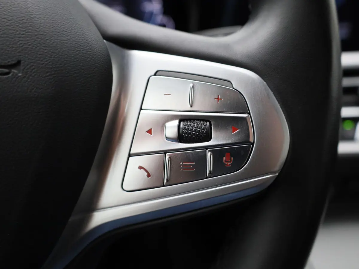 330e Business Edition Plus | ACC | Achteruitrijcamera | Lane Assist | Climate Control | Apple Carplay/Android Auto |