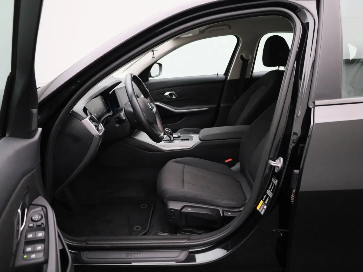 330e Business Edition Plus | ACC | Achteruitrijcamera | Lane Assist | Climate Control | Apple Carplay/Android Auto |