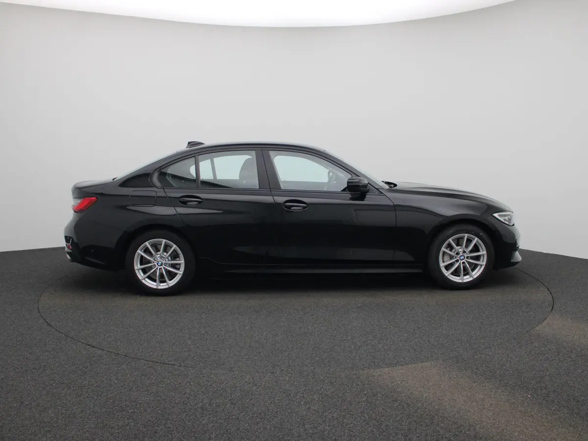 330e Business Edition Plus | ACC | Achteruitrijcamera | Lane Assist | Climate Control | Apple Carplay/Android Auto |