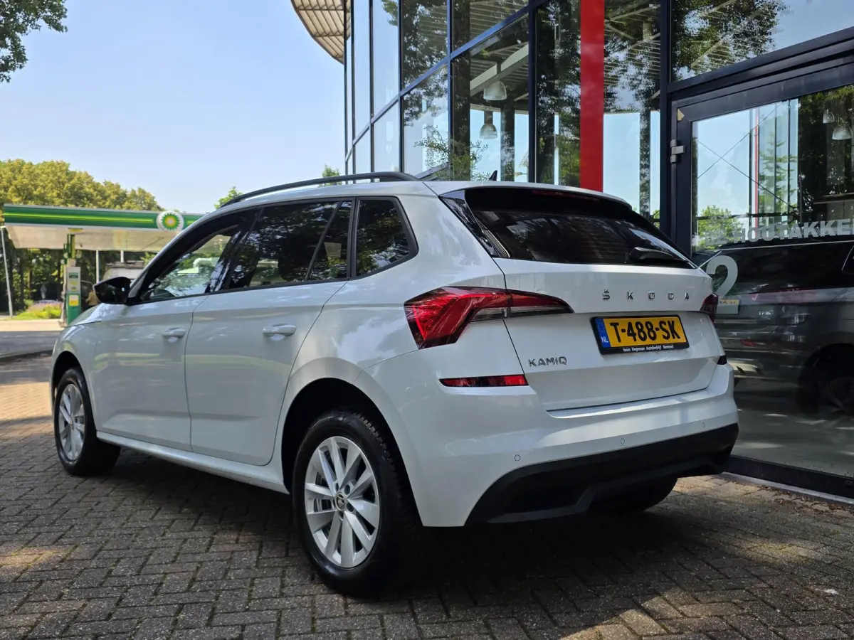 1.0 TSI Business Edition AUTOMAAT | Navigatie | Climate Control | Cruise Control | Parkeersensoren | Licht metalen velgen