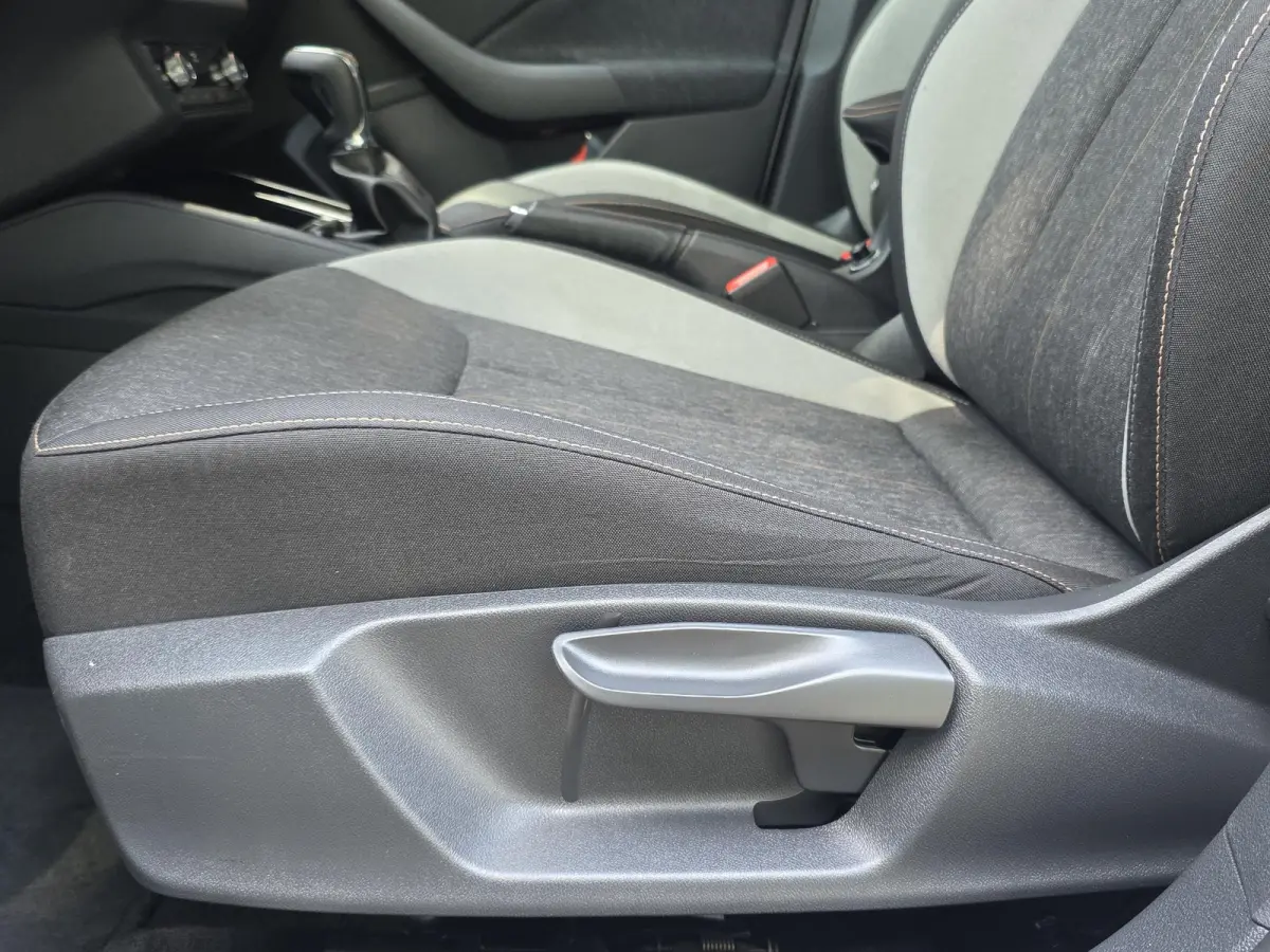 1.0 TSI Business Edition AUTOMAAT | Navigatie | Climate Control | Cruise Control | Parkeersensoren | Licht metalen velgen