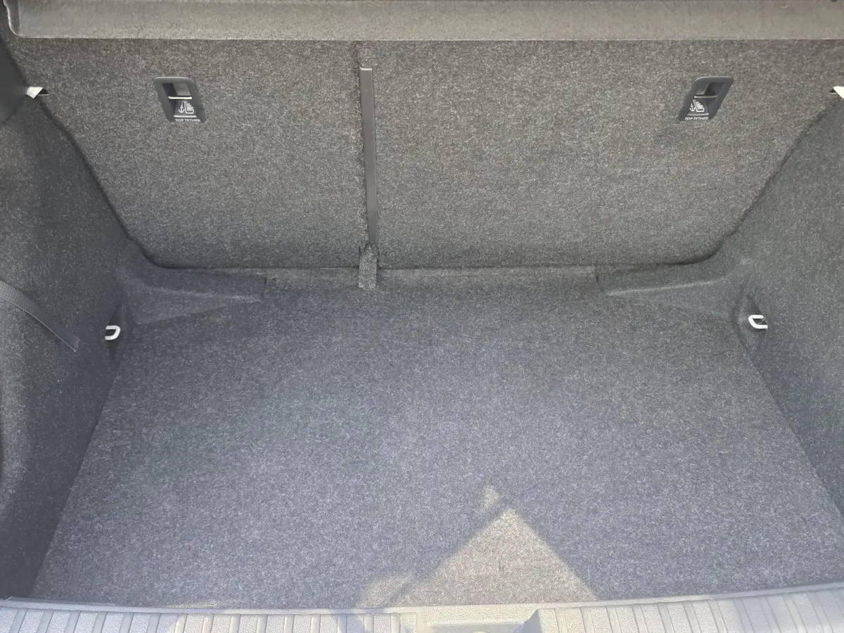 1.0 TSI Business Edition AUTOMAAT | Navigatie | Climate Control | Cruise Control | Parkeersensoren | Licht metalen velgen