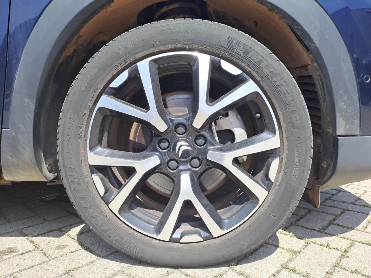 1.6 Plug-in Hybrid 225 Shine