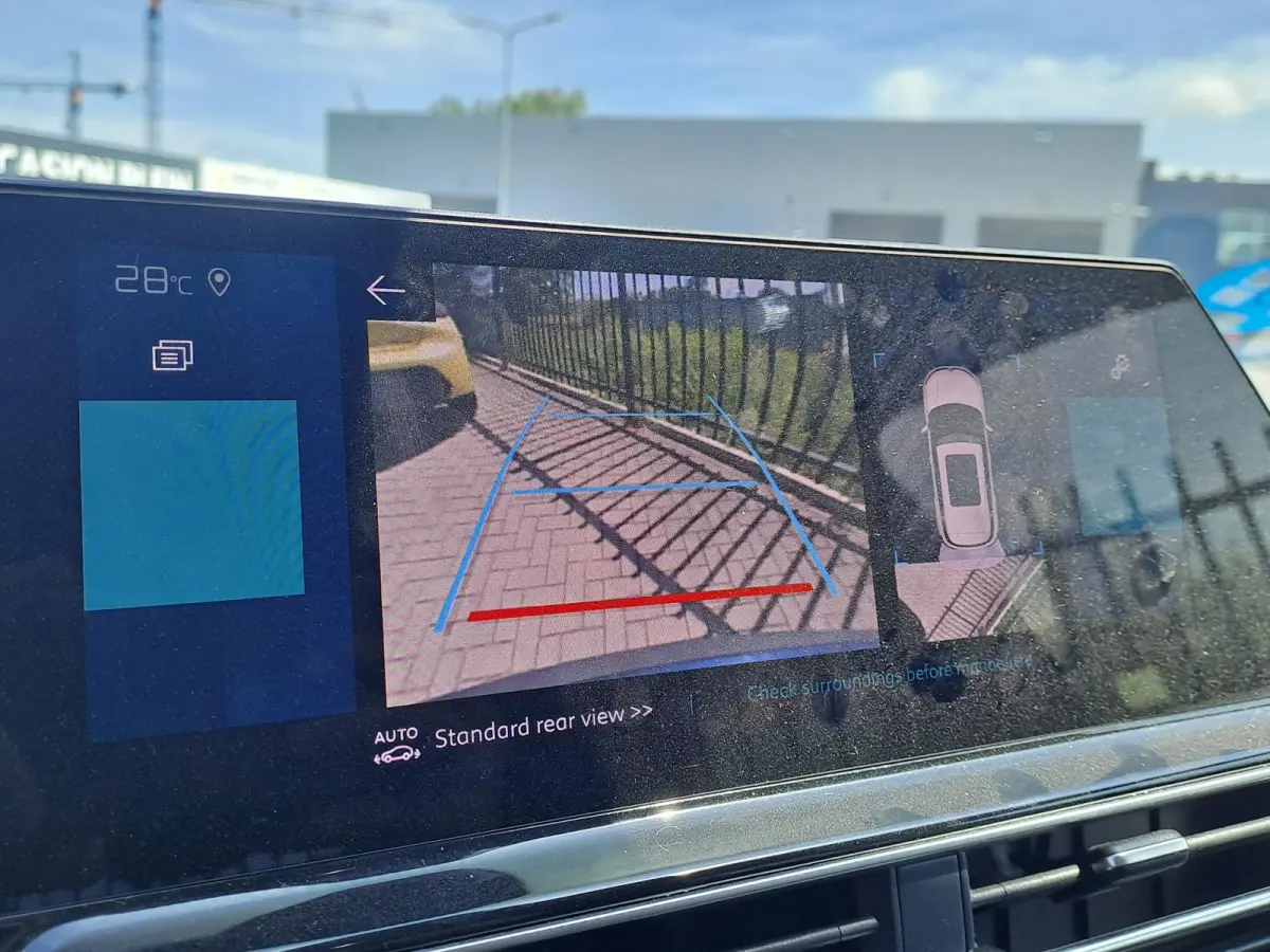 1.6 Plug-in Hybrid 225 Shine