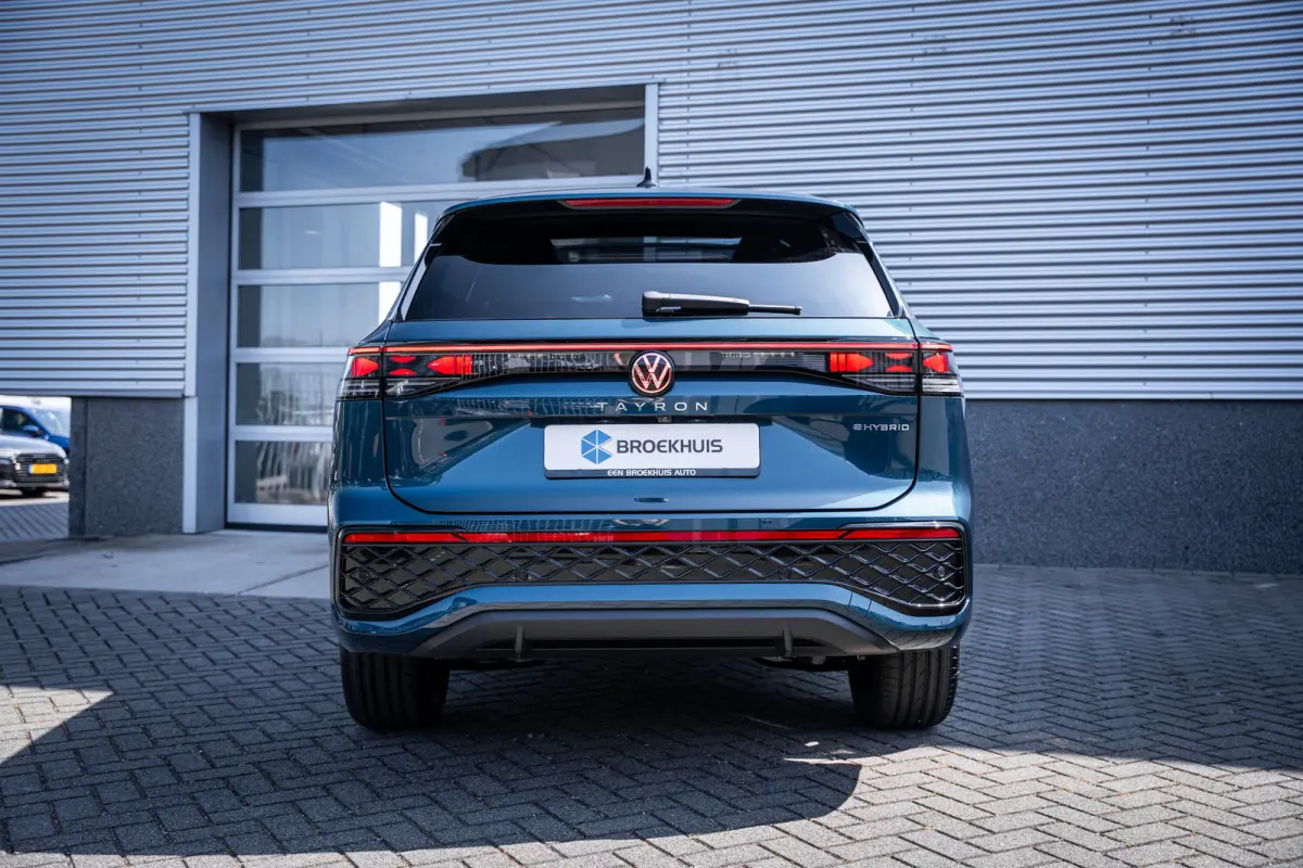 R-Line Edition | 'App-Connect' draadloze smartphone integratie | Automatische afstandsregeling (Adaptive Cruise Control) | Buitenspiegels elektrisch instel-, verwarm- en inklapbaar