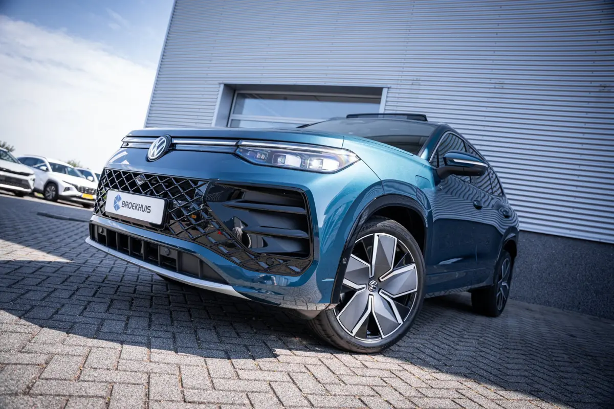R-Line Edition | 'App-Connect' draadloze smartphone integratie | Automatische afstandsregeling (Adaptive Cruise Control) | Buitenspiegels elektrisch instel-, verwarm- en inklapbaar