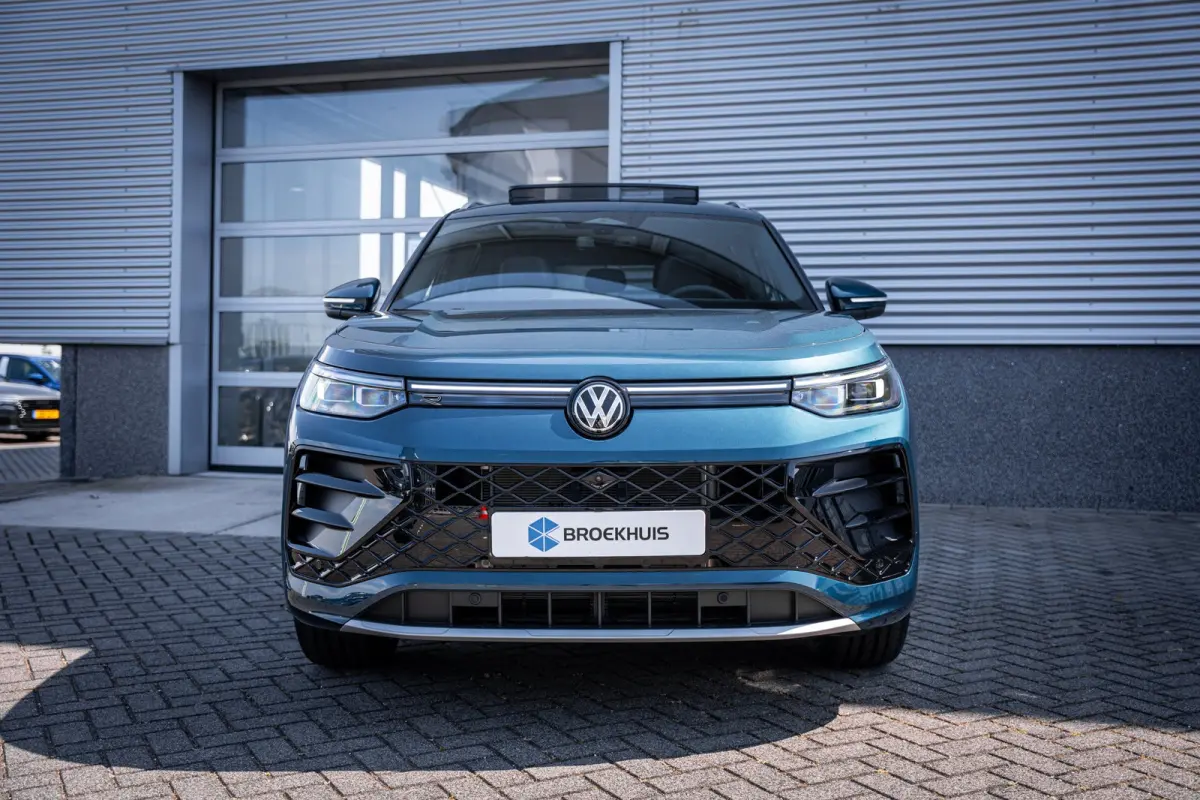 R-Line Edition | 'App-Connect' draadloze smartphone integratie | Automatische afstandsregeling (Adaptive Cruise Control) | Buitenspiegels elektrisch instel-, verwarm- en inklapbaar