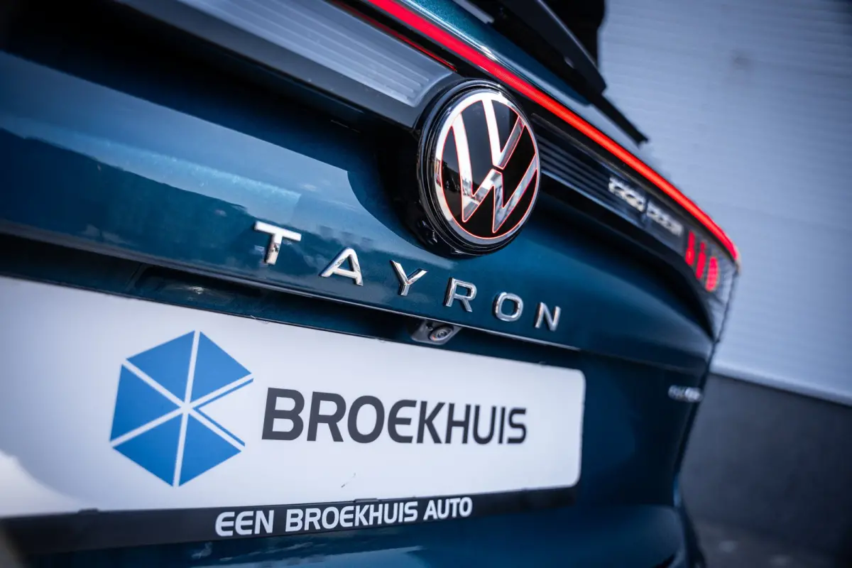 R-Line Edition | 'App-Connect' draadloze smartphone integratie | Automatische afstandsregeling (Adaptive Cruise Control) | Buitenspiegels elektrisch instel-, verwarm- en inklapbaar