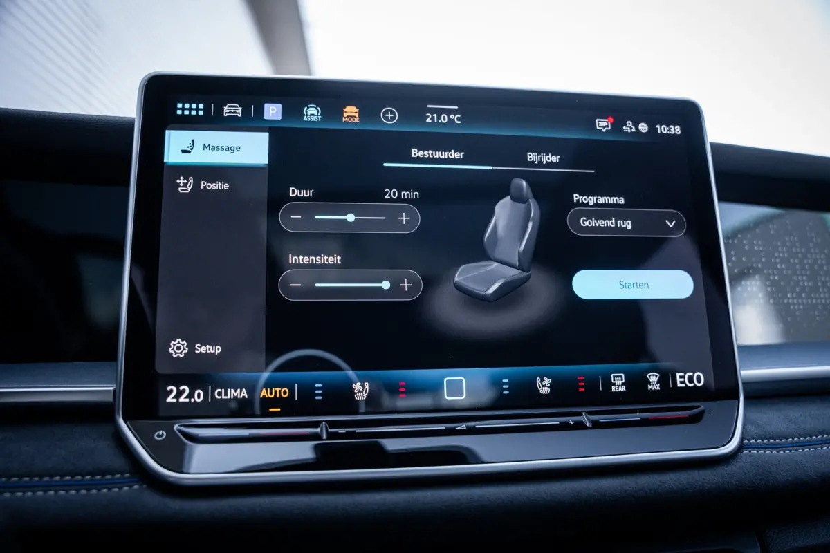 R-Line Edition | 'App-Connect' draadloze smartphone integratie | Automatische afstandsregeling (Adaptive Cruise Control) | Buitenspiegels elektrisch instel-, verwarm- en inklapbaar
