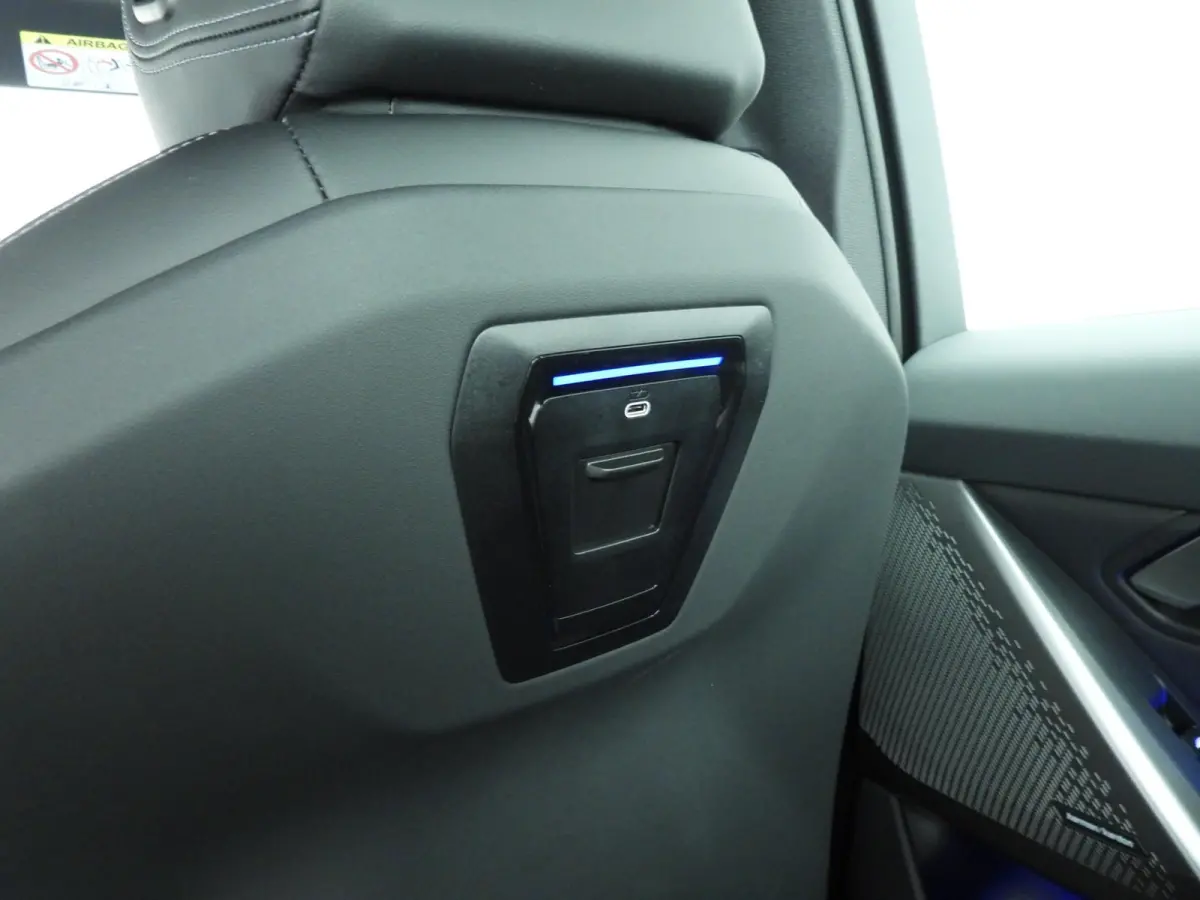 550e xDrive M-Sportpakket Pro | LED | HUD | Adaptief onderstel | Achterasbesturing | Active Cruise  | Harman-Kardon Sound | 360 Camera | Alu wielen 20 inch