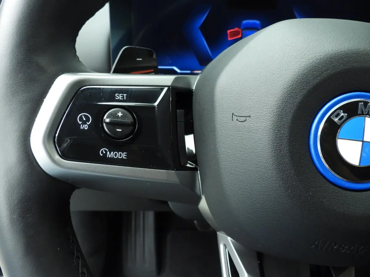 550e xDrive M-Sportpakket Pro | LED | HUD | Adaptief onderstel | Achterasbesturing | Active Cruise  | Harman-Kardon Sound | 360 Camera | Alu wielen 20 inch