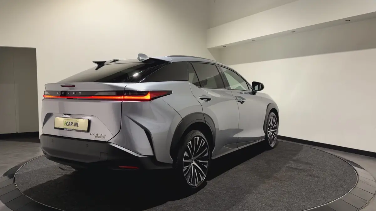 450e Executive Line 71 kWh | SOH 97,2 % | Leder interieur | Stoelen gekoeld & verwarmd | LMV 20"