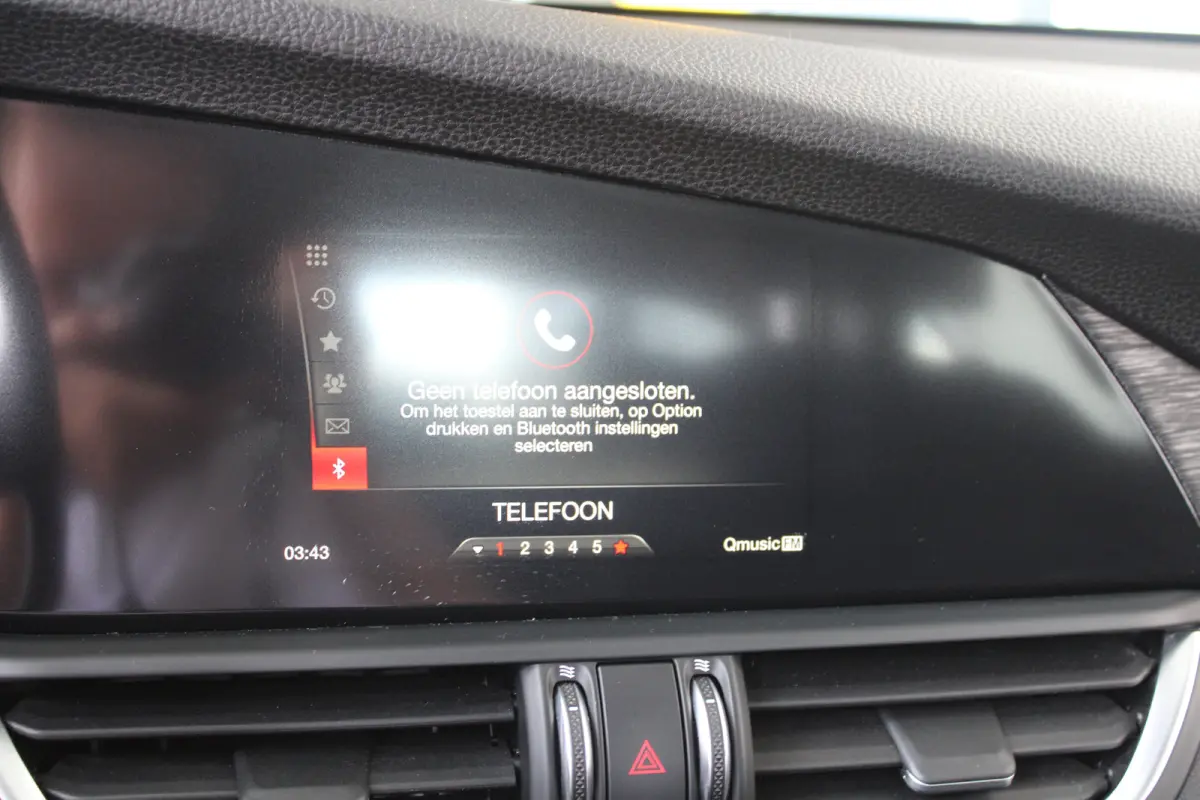 2.0T | 19` lichtmetalen velgen | Climate control | Keyless start | Cruise control