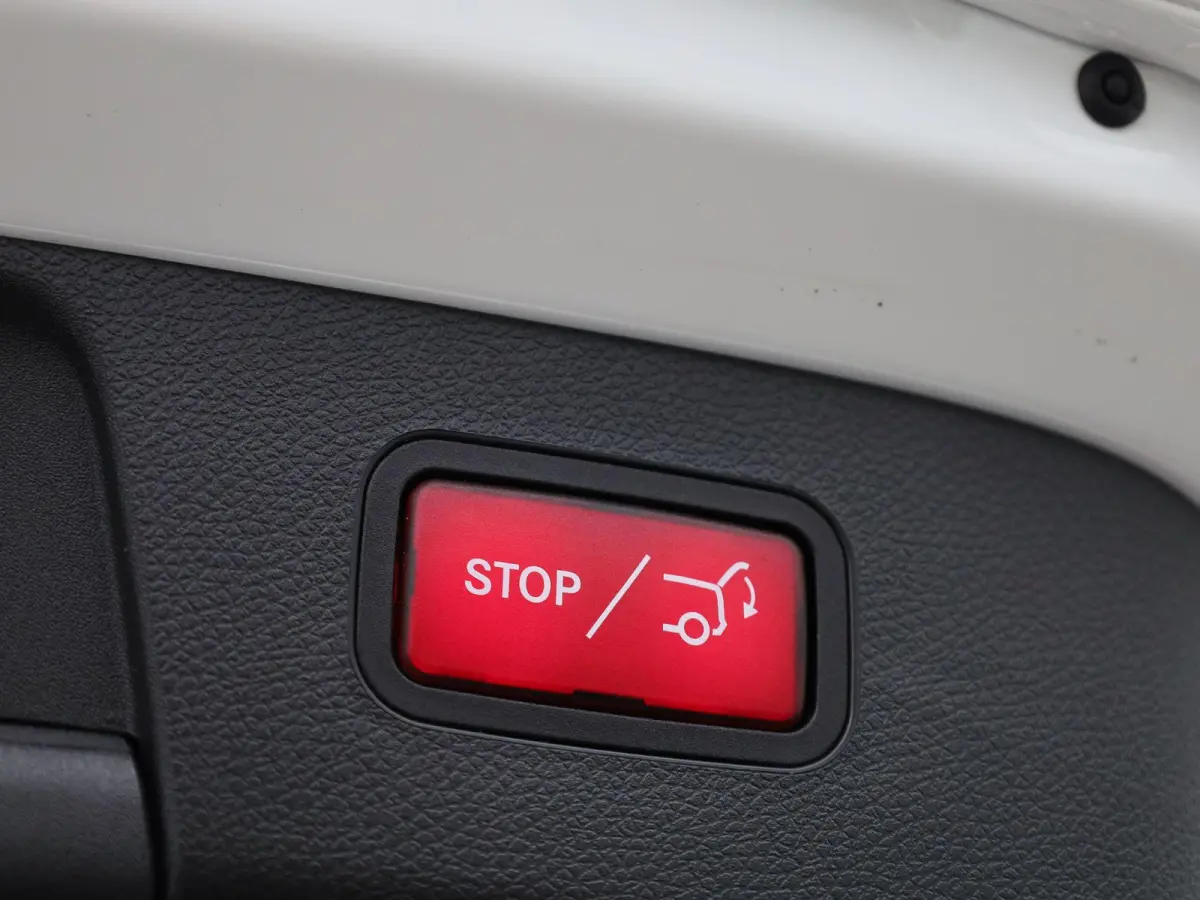 180 Business Solution | ACHTERUITRIJCAMERA | HALF LEDER INTERIEUR | NAVIGATIE | CLIMATE CONTROL | PARKEERSENSOREN | STOELVERWARMING |