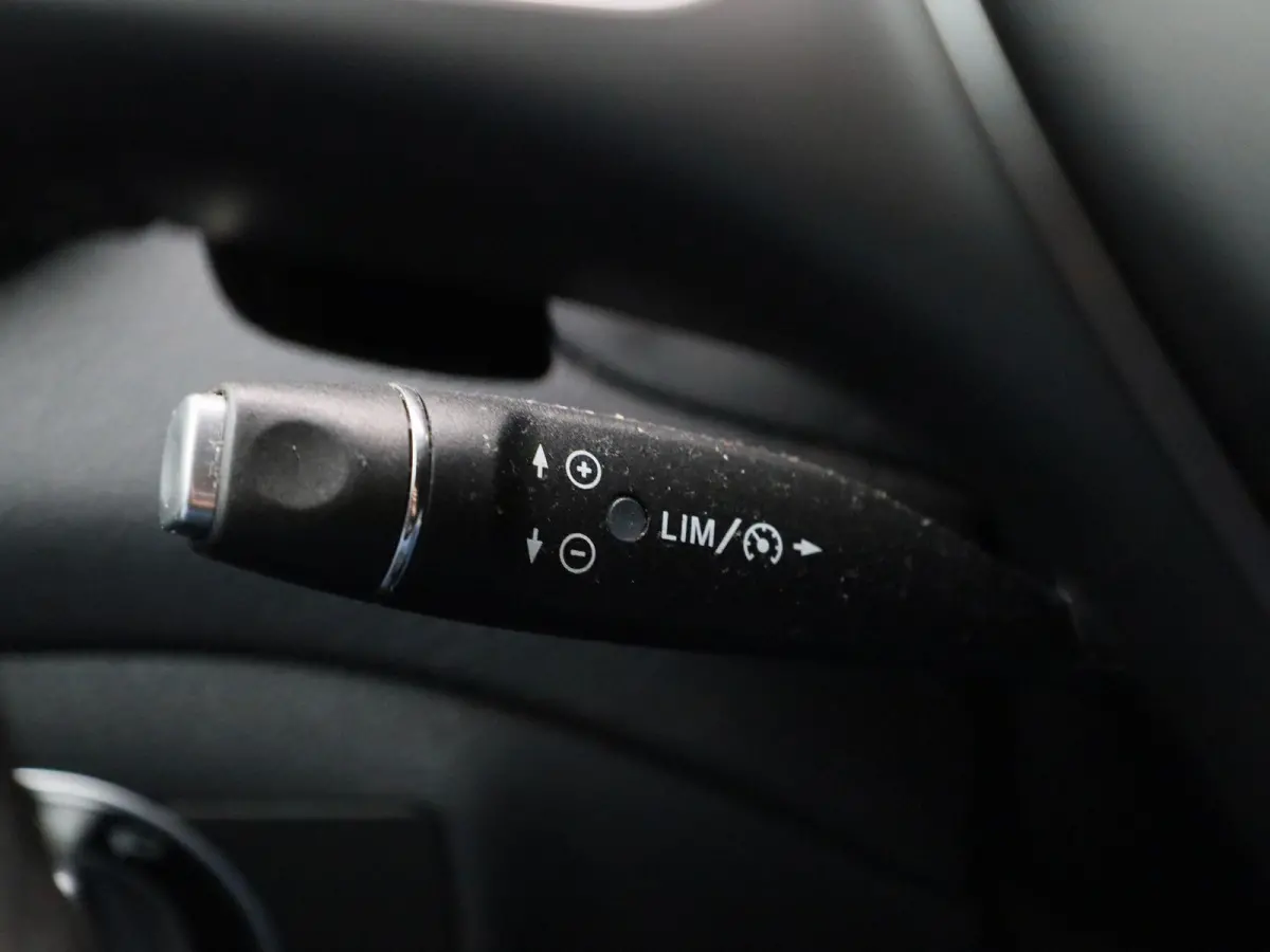 180 Business Solution | ACHTERUITRIJCAMERA | HALF LEDER INTERIEUR | NAVIGATIE | CLIMATE CONTROL | PARKEERSENSOREN | STOELVERWARMING |