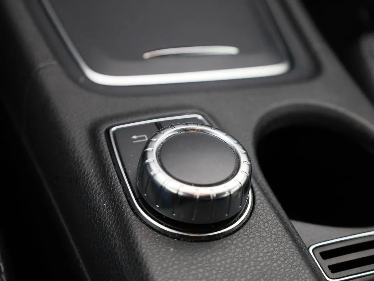 180 Business Solution | ACHTERUITRIJCAMERA | HALF LEDER INTERIEUR | NAVIGATIE | CLIMATE CONTROL | PARKEERSENSOREN | STOELVERWARMING |