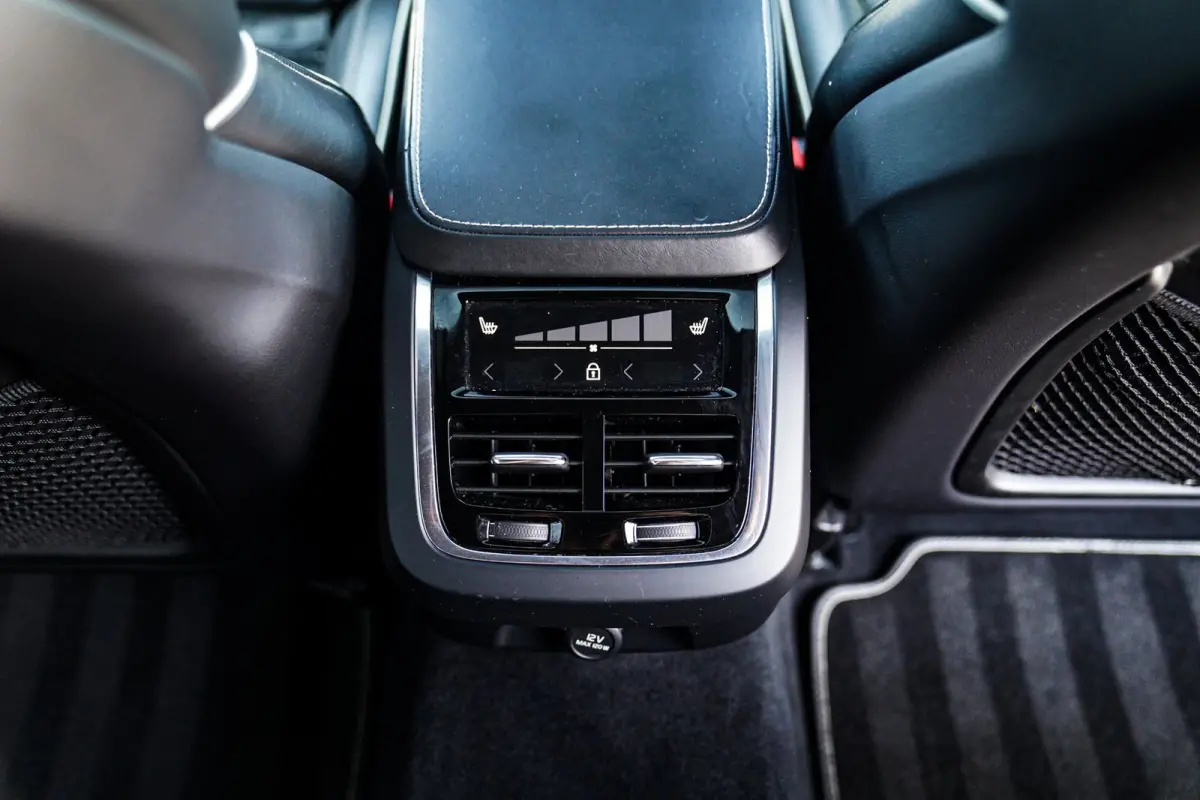 2.0 T6 AWD Inscription | Head Up Display | Stoelverwarming | Stuurverwarming | 360 Camera