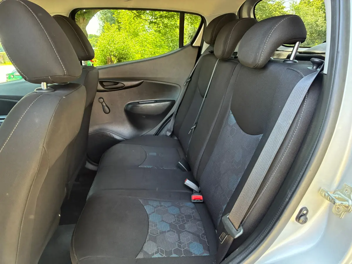 1.0 Online Edition | Cruise + Airco nu € 7.975,-!!!