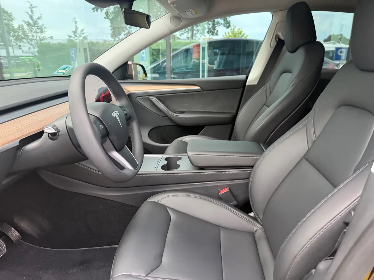 Long Range AWD 75 kWh - Automaat - Leder - Trekhaak - Org.NL