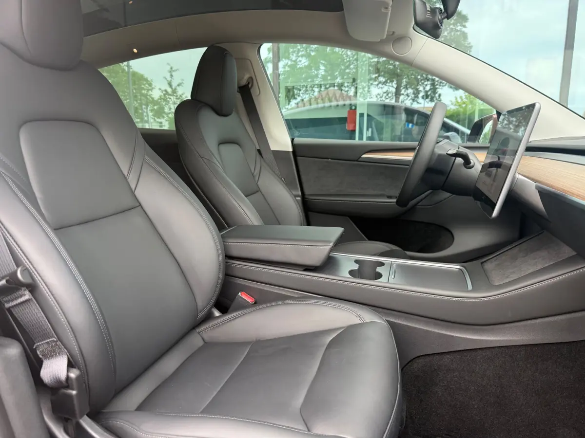 Long Range AWD 75 kWh - Automaat - Leder - Trekhaak - Org.NL
