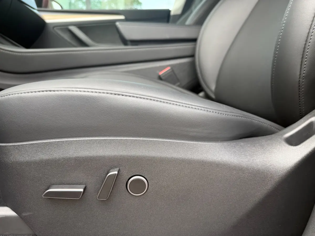 Long Range AWD 75 kWh - Automaat - Leder - Trekhaak - Org.NL
