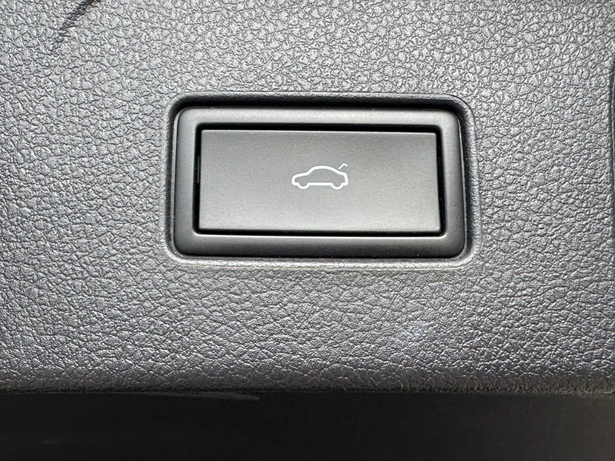 1.4 TSI PHEV GTE * Trekhaak * Camera * Elek. Klep * Travel Assist *