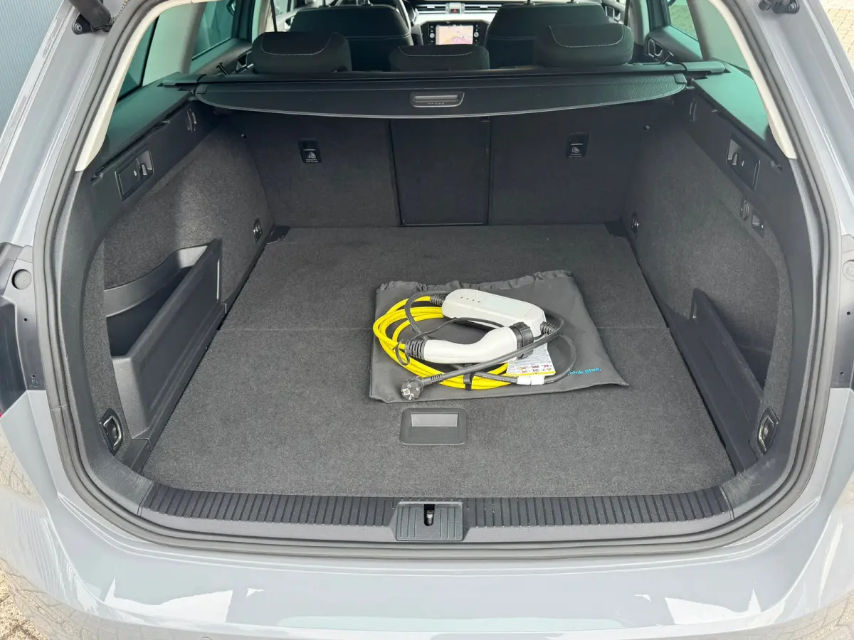 1.4 TSI PHEV GTE * Trekhaak * Camera * Elek. Klep * Travel Assist *