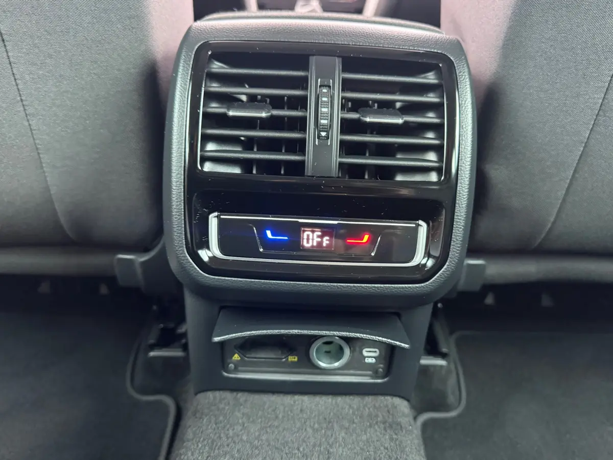 1.4 TSI PHEV GTE * Trekhaak * Camera * Elek. Klep * Travel Assist *