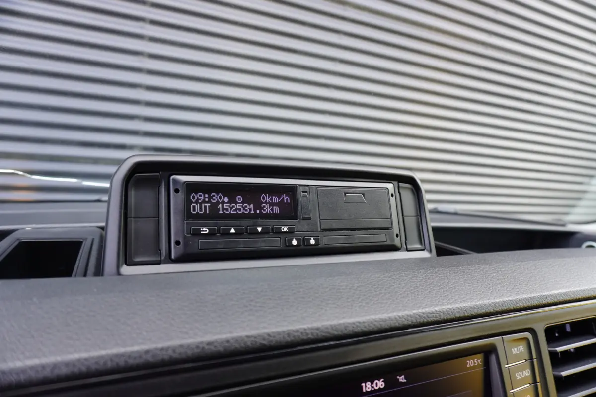 180pk Automaat Dubbellucht open laadbak Tacho Cruise control Airco 3-Zits Pick-Up