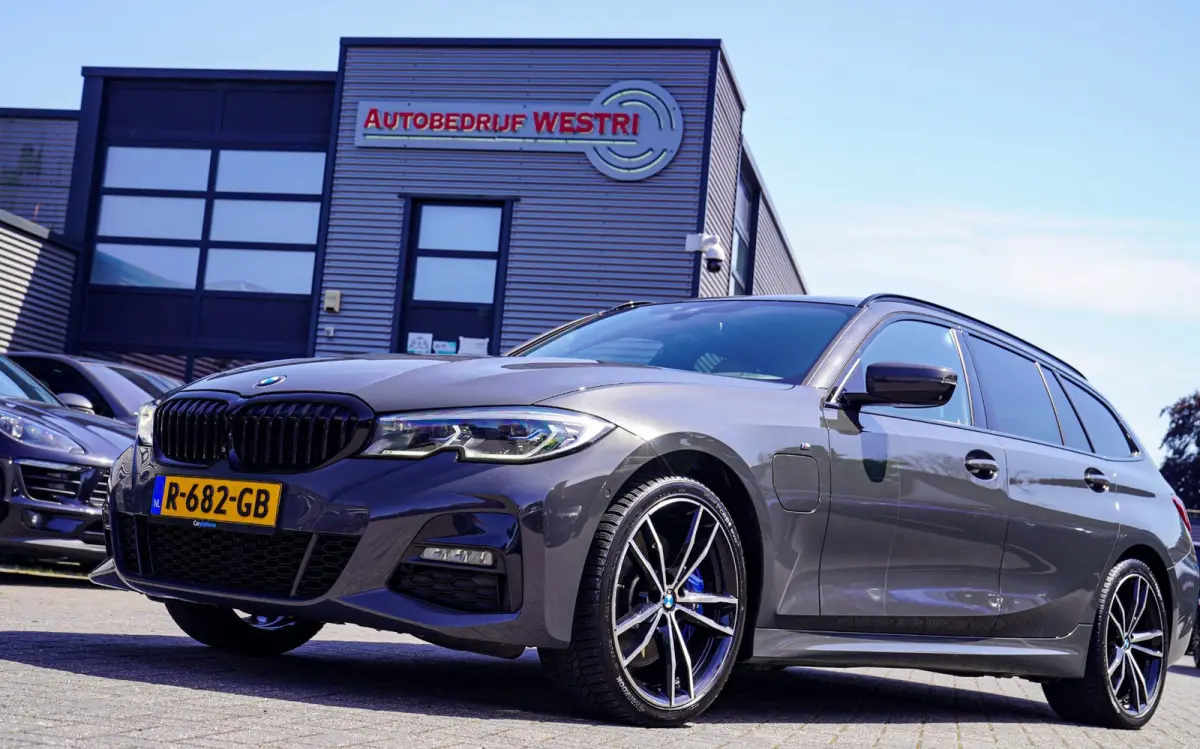 330e High Executive | Head Up Display | 360 camera | Stuurwielverwarming|Elektrische trekhaak