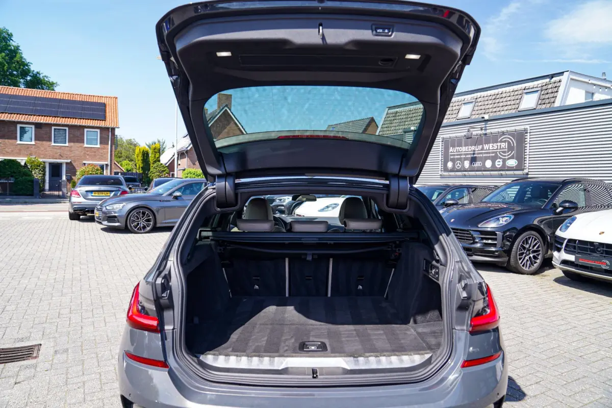 330e High Executive | Head Up Display | 360 camera | Stuurwielverwarming|Elektrische trekhaak