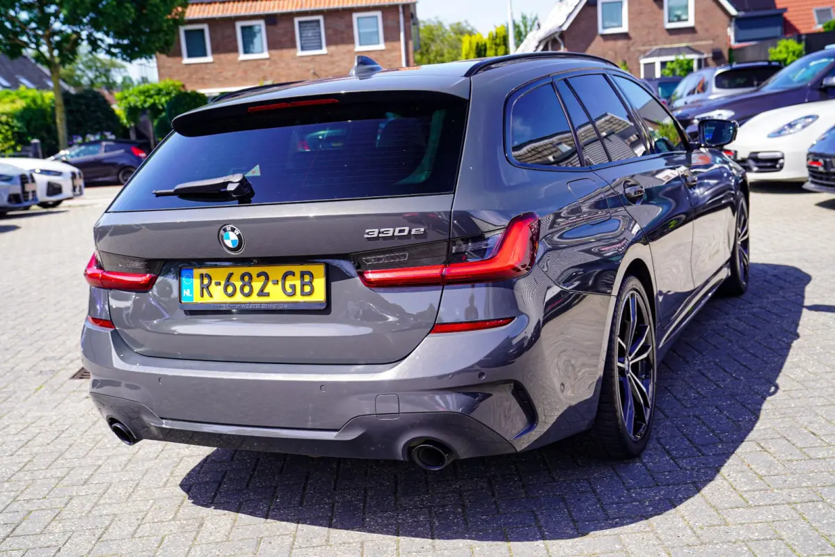 330e High Executive | Head Up Display | 360 camera | Stuurwielverwarming|Elektrische trekhaak