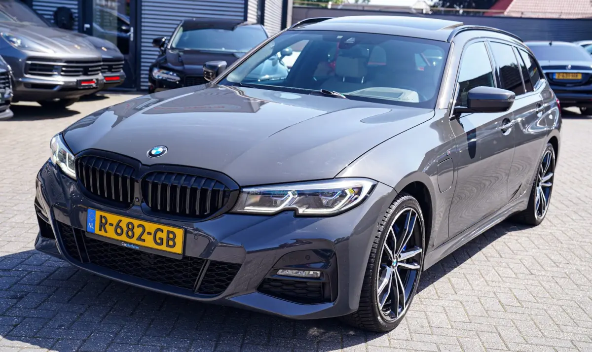 330e High Executive | Head Up Display | 360 camera | Stuurwielverwarming|Elektrische trekhaak