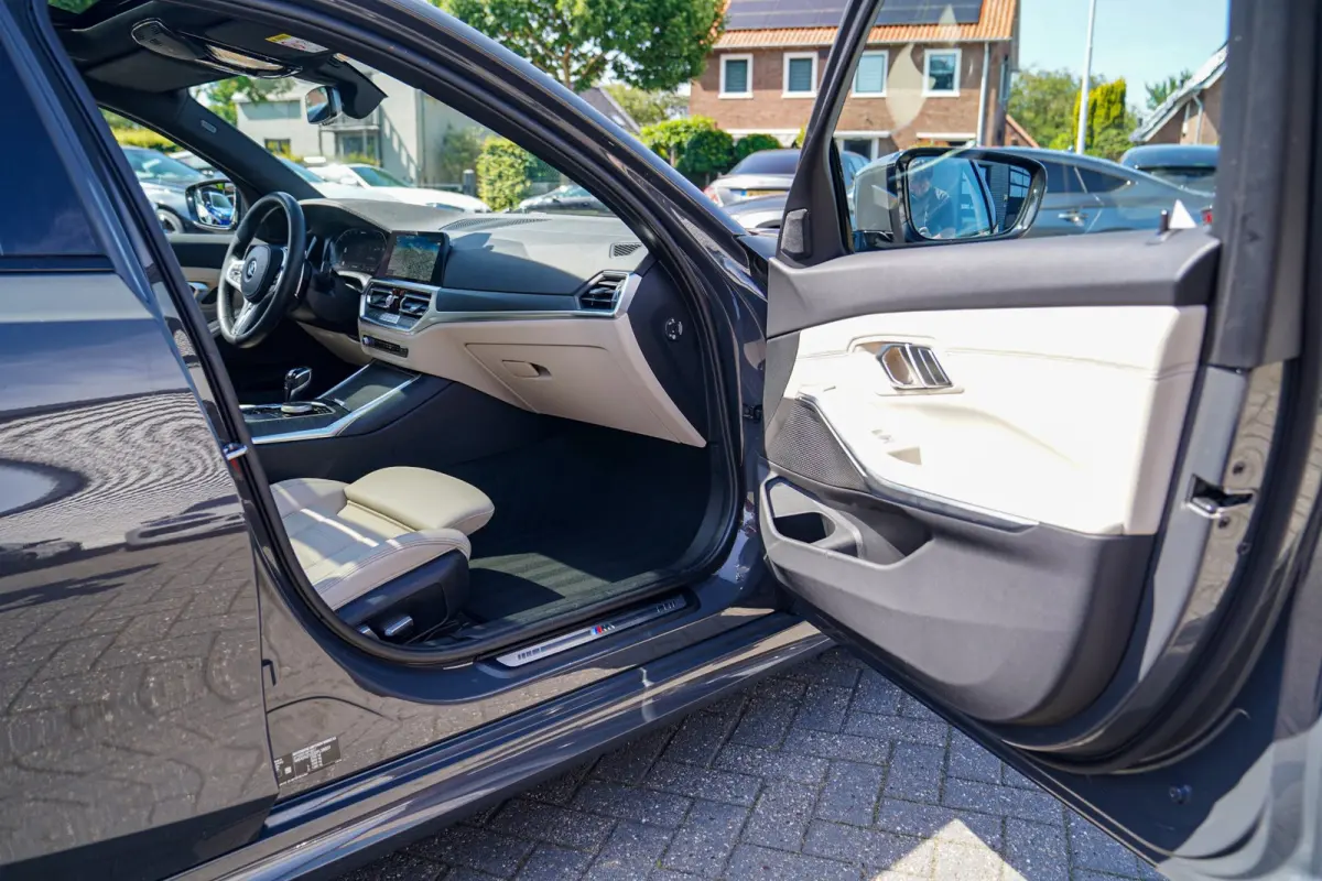 330e High Executive | Head Up Display | 360 camera | Stuurwielverwarming|Elektrische trekhaak