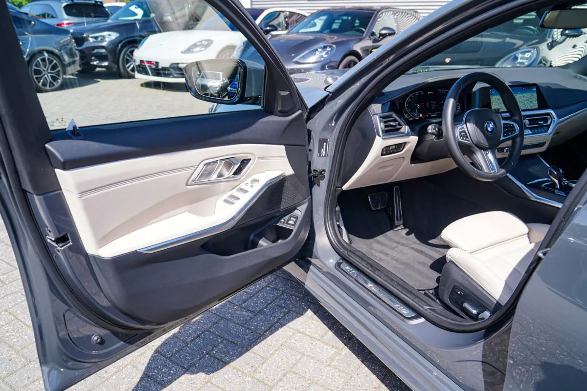 330e High Executive | Head Up Display | 360 camera | Stuurwielverwarming|Elektrische trekhaak