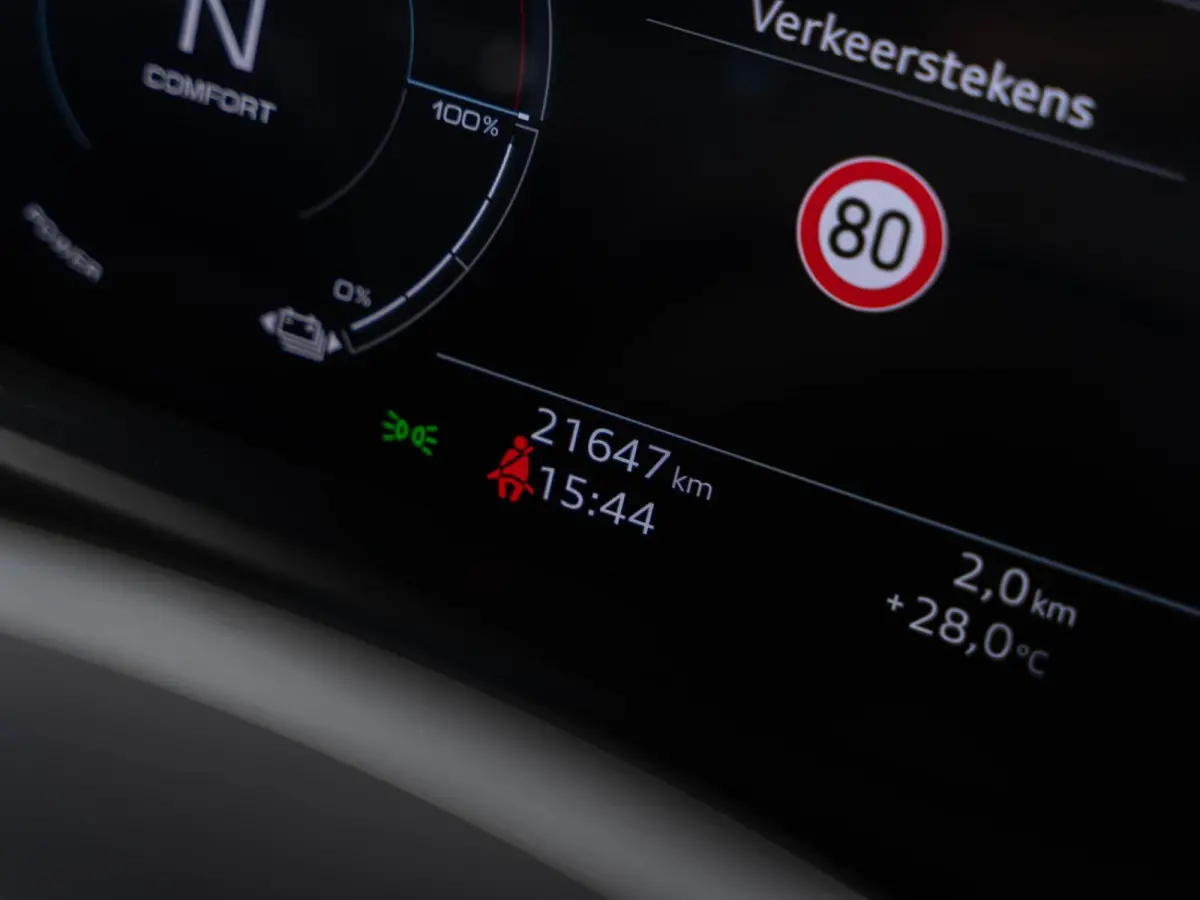 GT 93 kWh B&O Panodak 21'