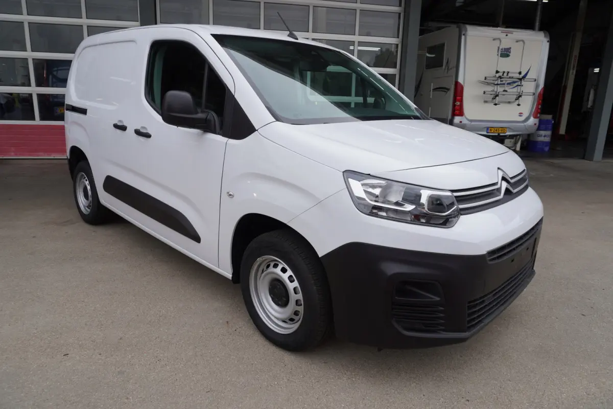 BlueHDi 100PK Club S&S L1 nr. V064 | Airco | Cruise | Bluetooth