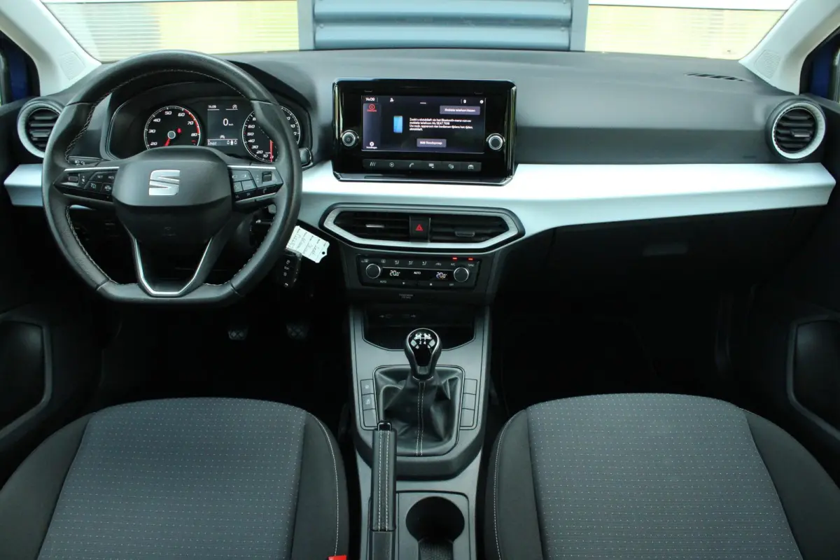 1.0 EcoTSI 95pk Style | Cruise Control | Parkeersensoren Achter | Airco Automatische | DAB | Apple CarPlay/ Android Auto