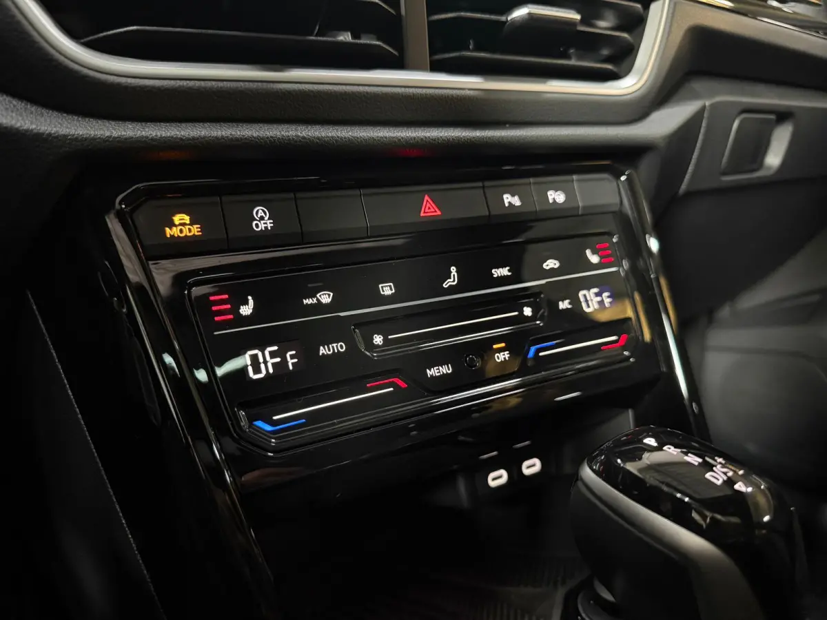 1.5 T-roc*Pano*Camera*Lage KM*