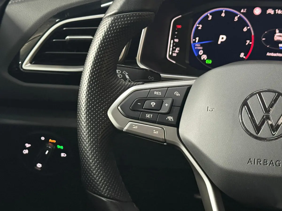 1.5 T-roc*Pano*Camera*Lage KM*