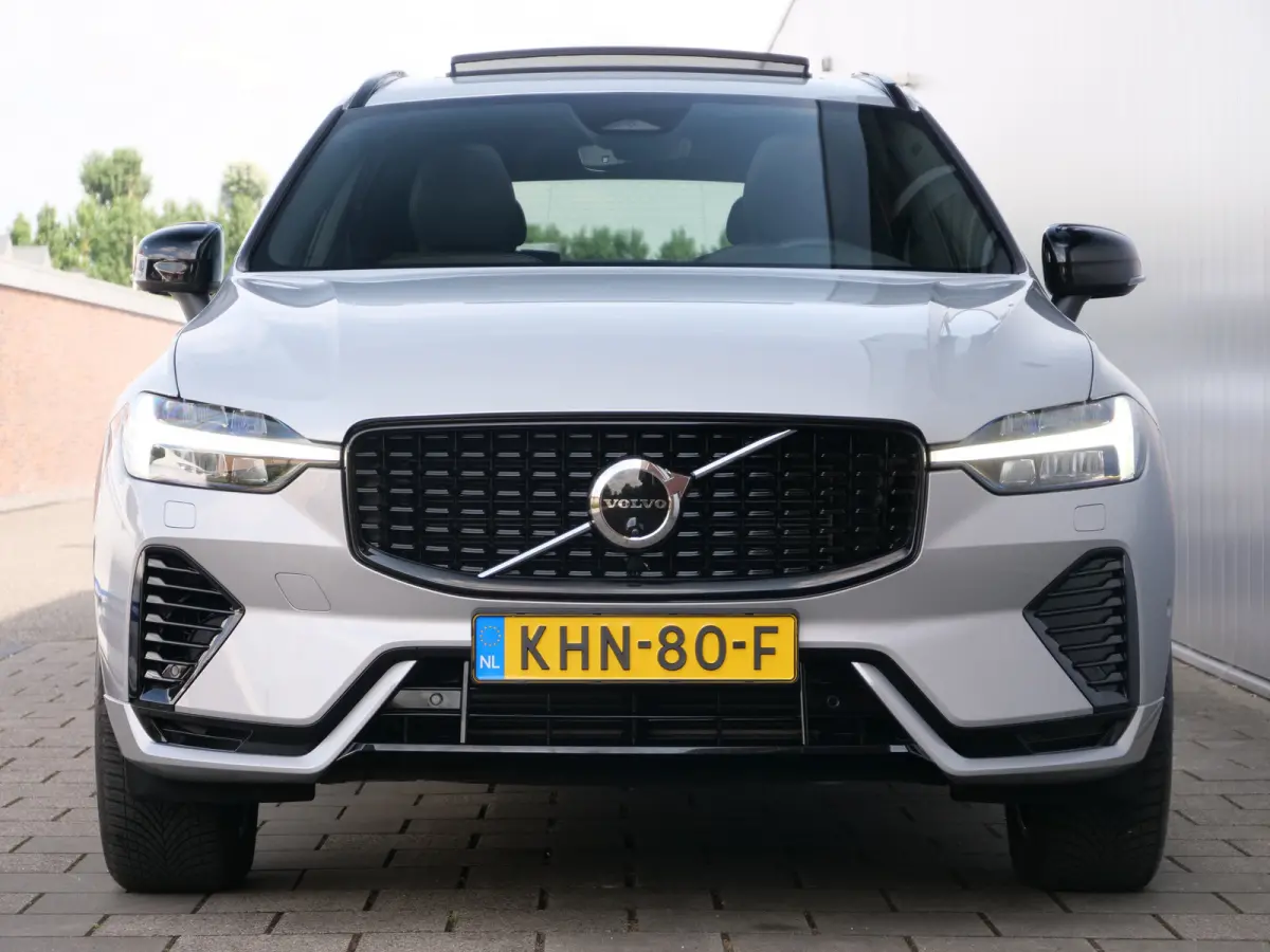 2.0 T6 350 Pk Plug-in hybrid AWD Plus Dark Pano-dak / Adaptive Cruise / 360 Camera / Winterpakket