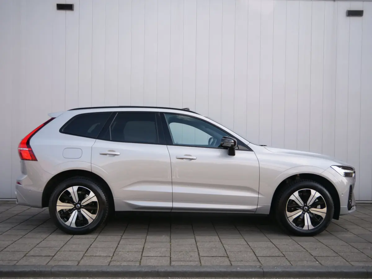 2.0 T6 350 Pk Plug-in hybrid AWD Plus Dark Pano-dak / Adaptive Cruise / 360 Camera / Winterpakket